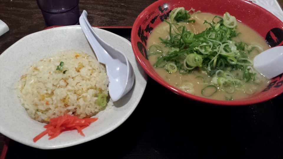 美味しい炒飯の作り方：シンプルな材料で天下一品のチャーハンを目指す！【それなりの炒飯】 