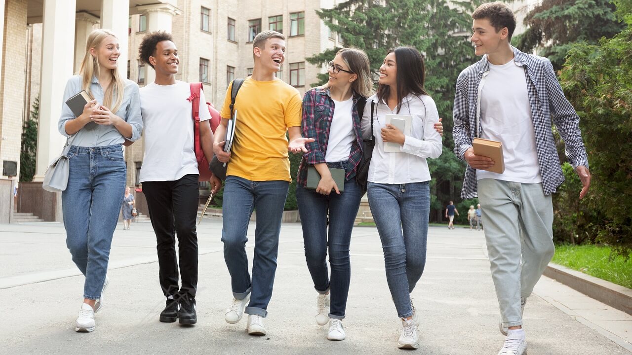 【プログラミング】独学VS学校(教室)はどちらがいい？結論：一人では無理なので大人しく学校行きましょう 